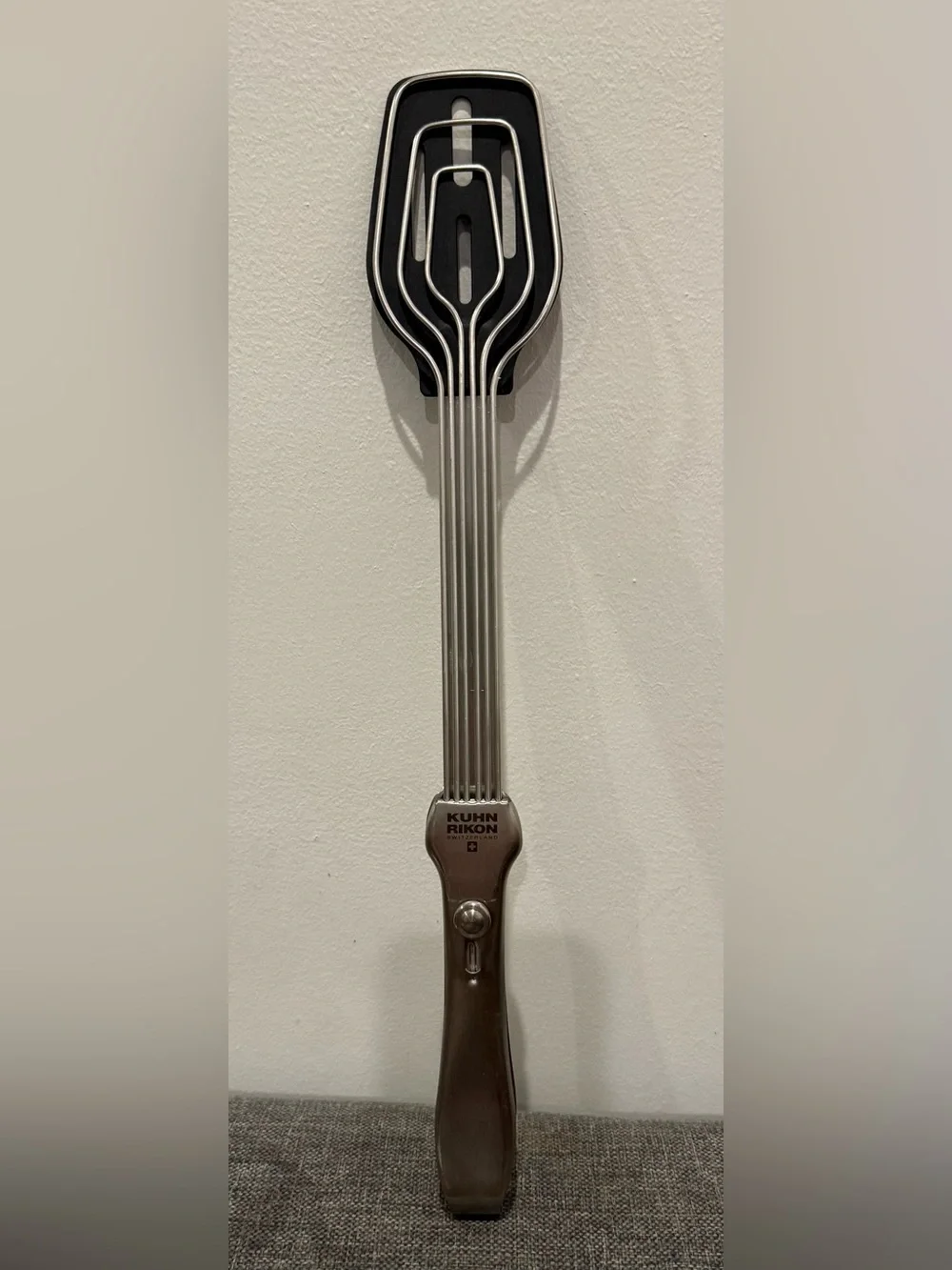 Kuhn Rikon Switzerland Stainless Steel Easy Lock Spatula Tongs